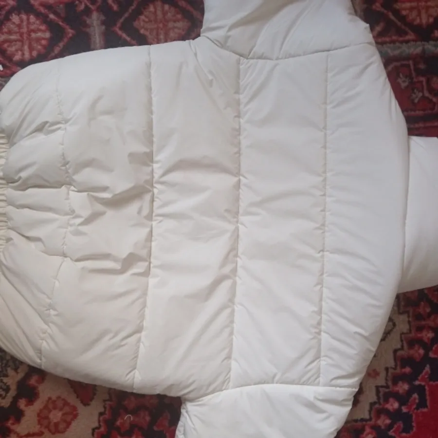 کاپشن سفید پفی اسپورت