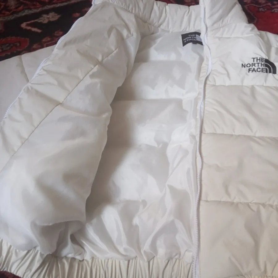 کاپشن سفید پفی اسپورت