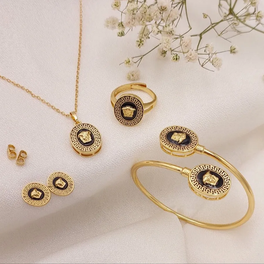 سرویس ورساچ