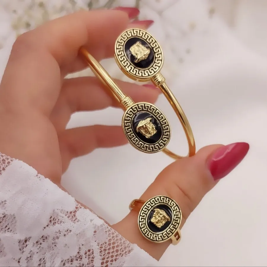 سرویس ورساچ