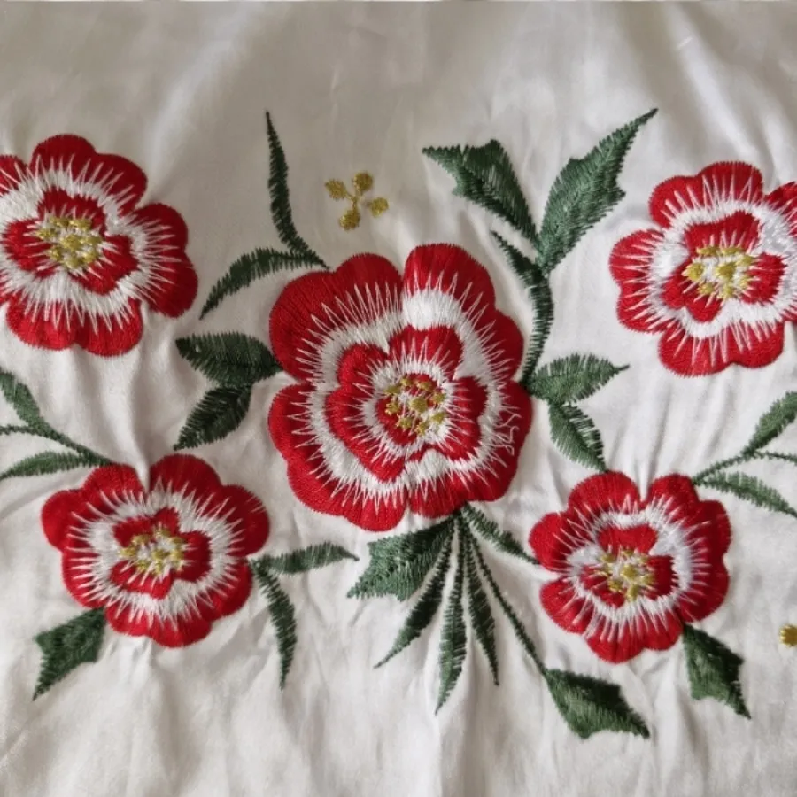 تاپ گلدوزی زنانه