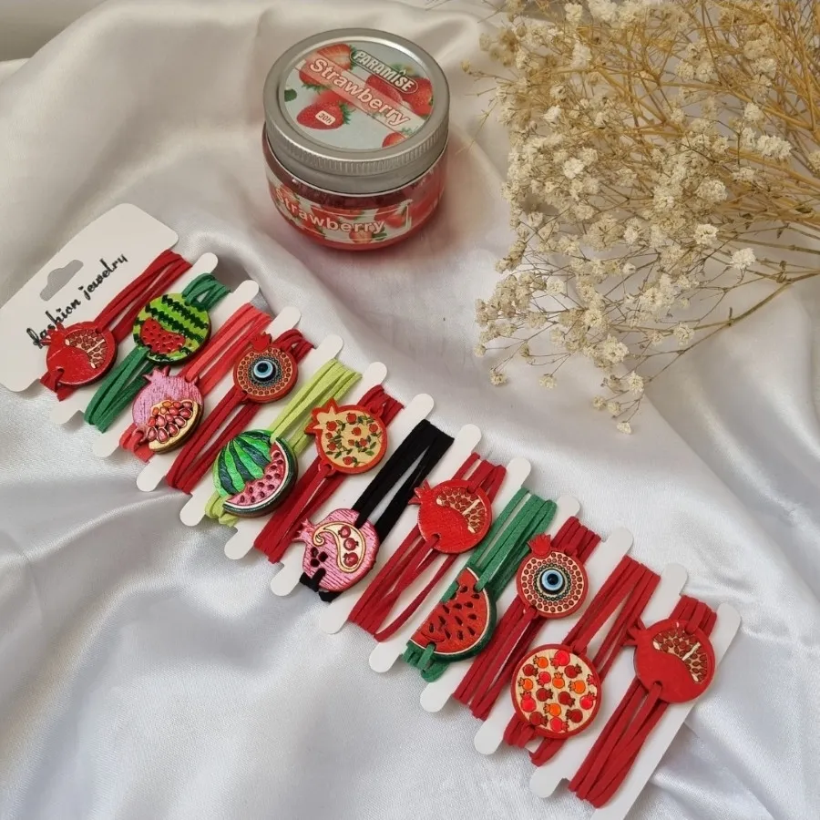 دستبند چوبی یلدایی بندچرم