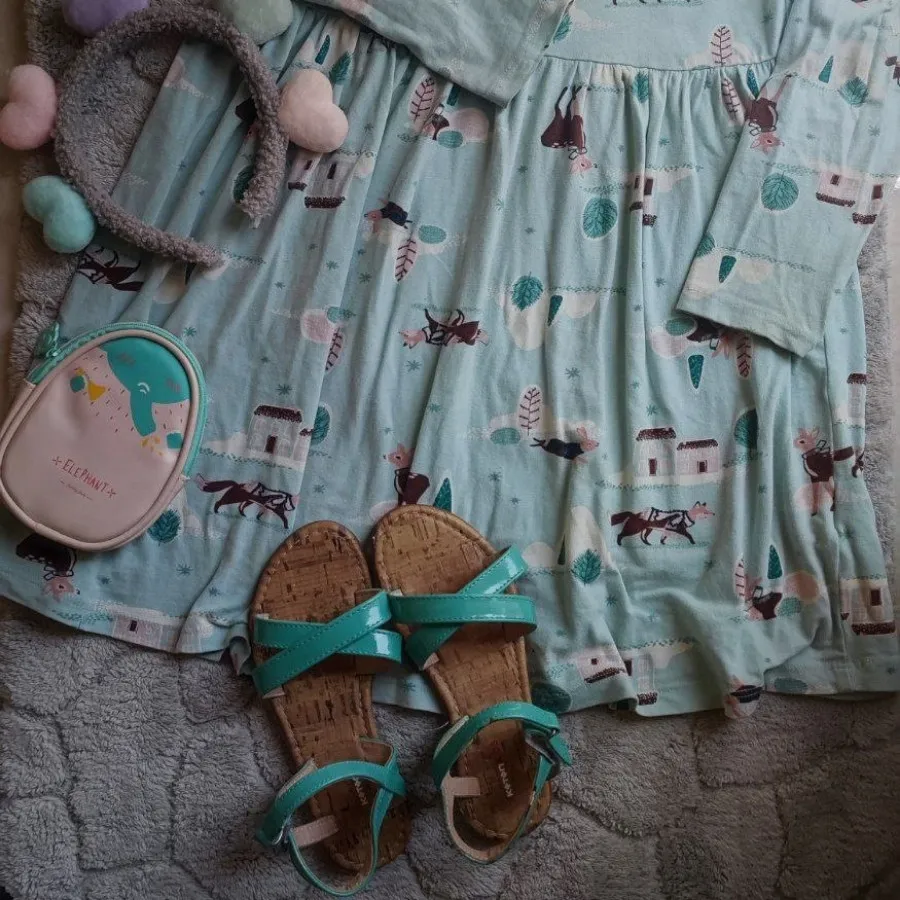 پیراهن دخترانه