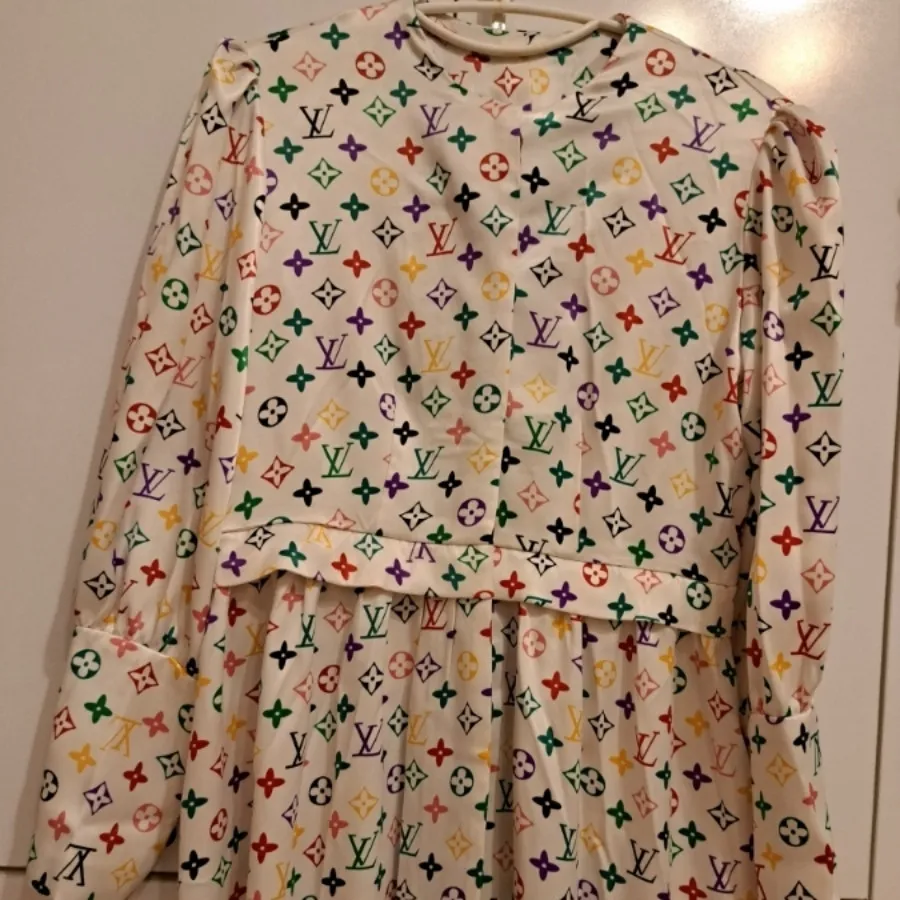 مانتو لویی ویتون