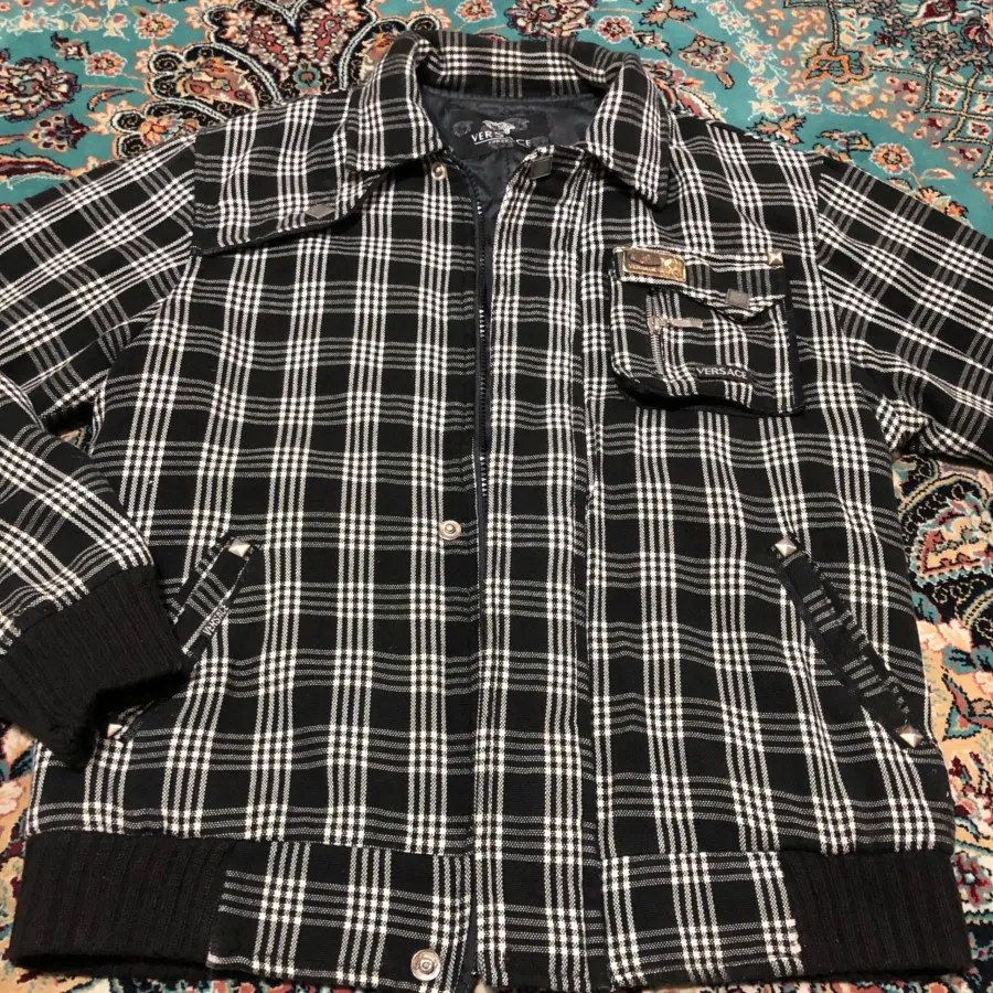 کاپشن ورساچه