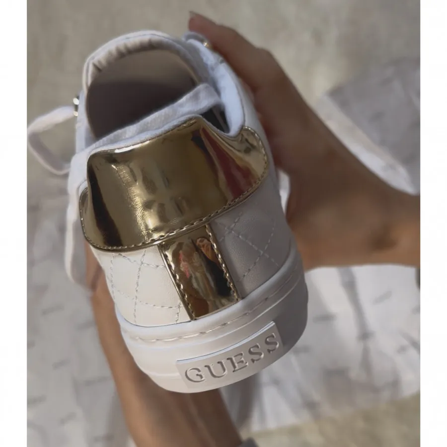 کفش سفید زنانه برند Guess