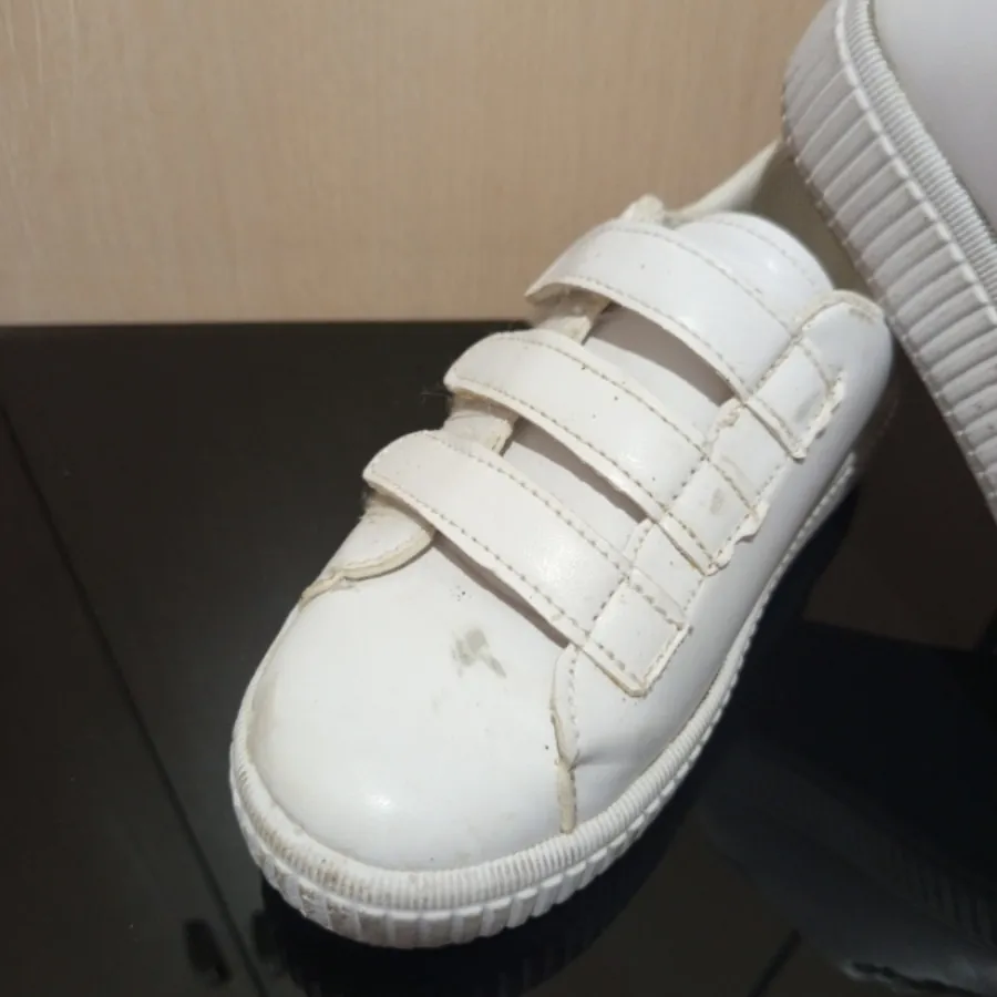 کتونی اسپورت سفید سه چسب