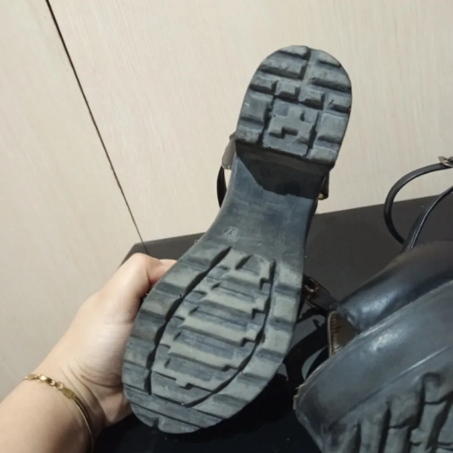 صندل زنانه پاشنه دار