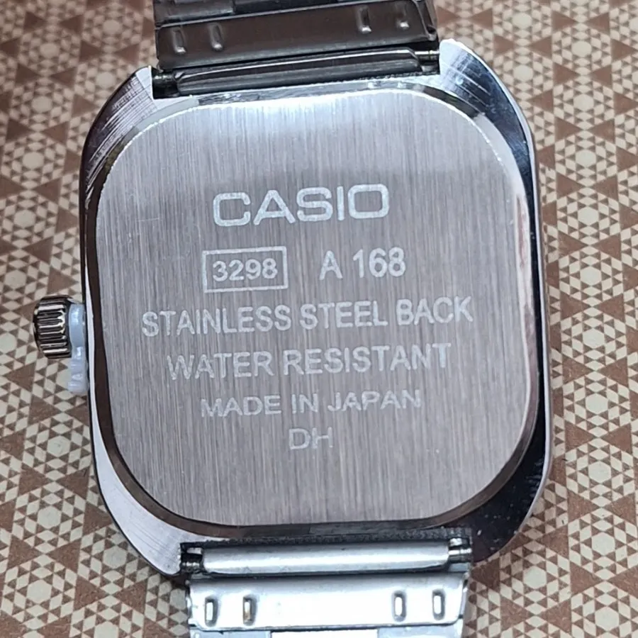 ساعت مچی کاسیو صفحه مربعی
