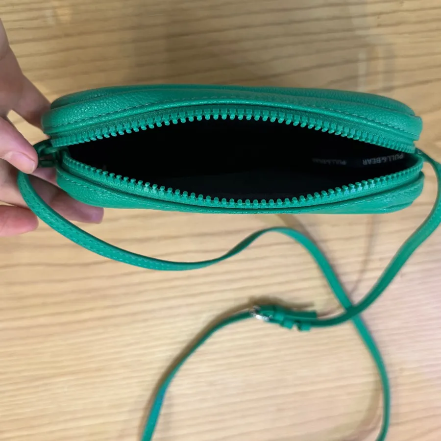 کیف سبز pullandbear