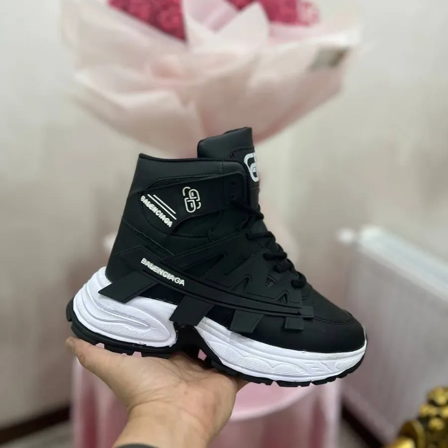 کتونی_ساقدارسفیدزیر توسی