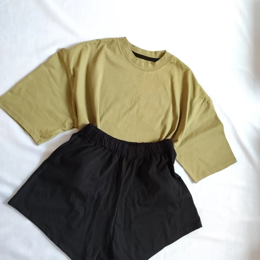 ست تیشرت کراپ و شرتک