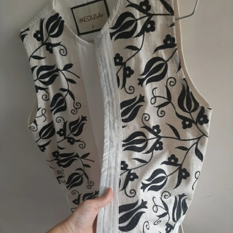 جلیقه گلدوزی