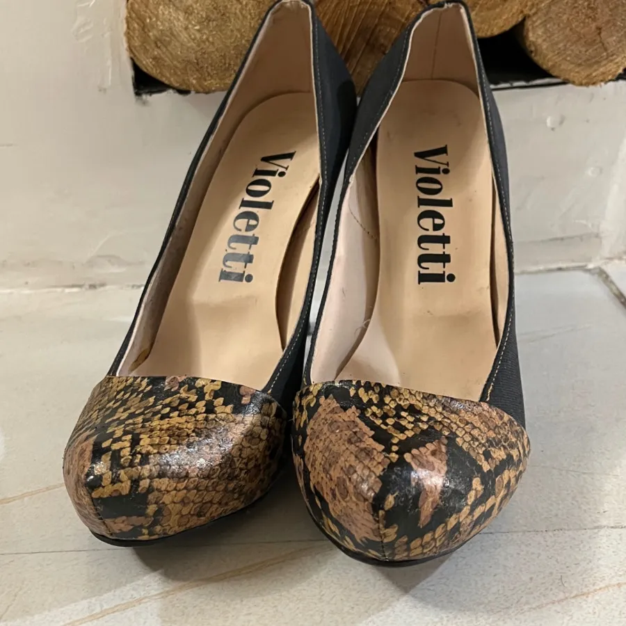 کفش پاشنه دار برند