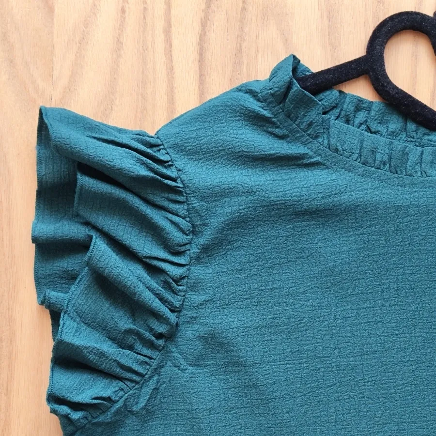 تاپ آستین چین دار