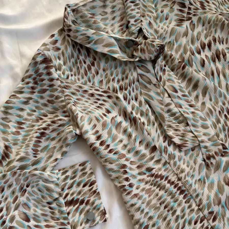 شومیز یقه کراواتی