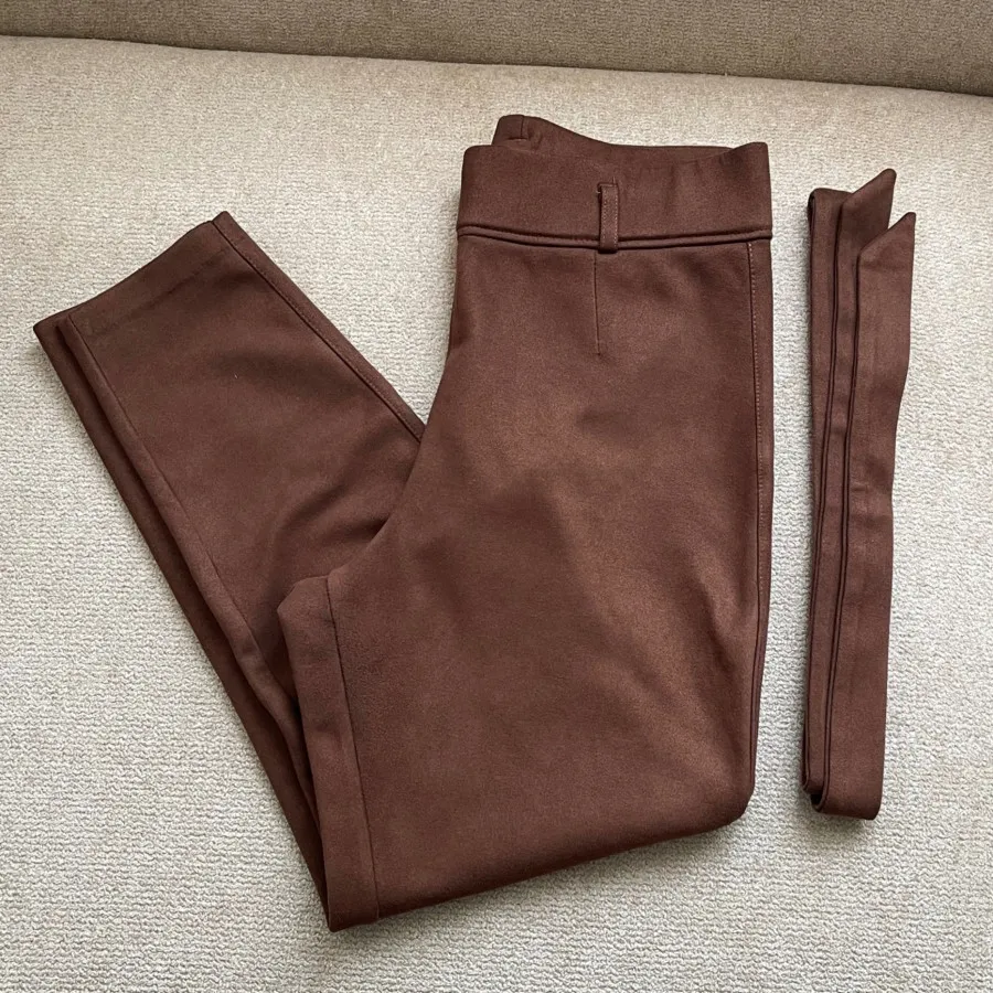 شلوار فاق بلند