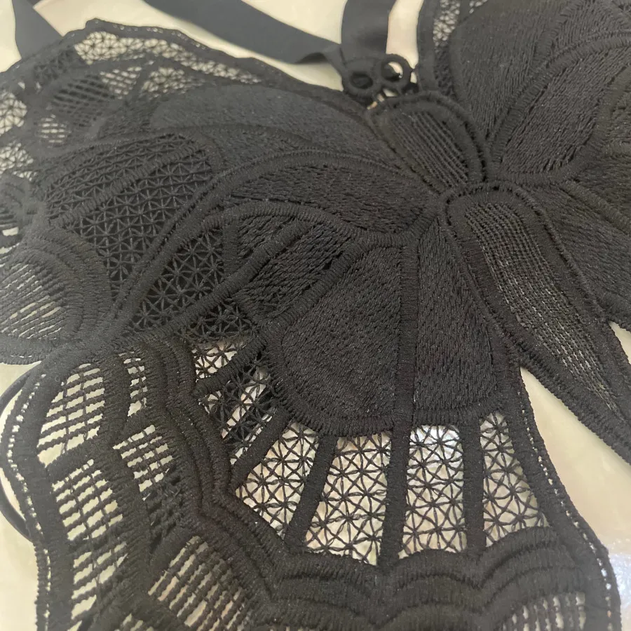 نیم تنه پروانه ای