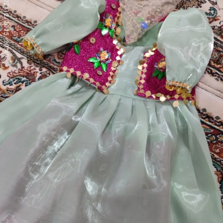 لباس بچگانه