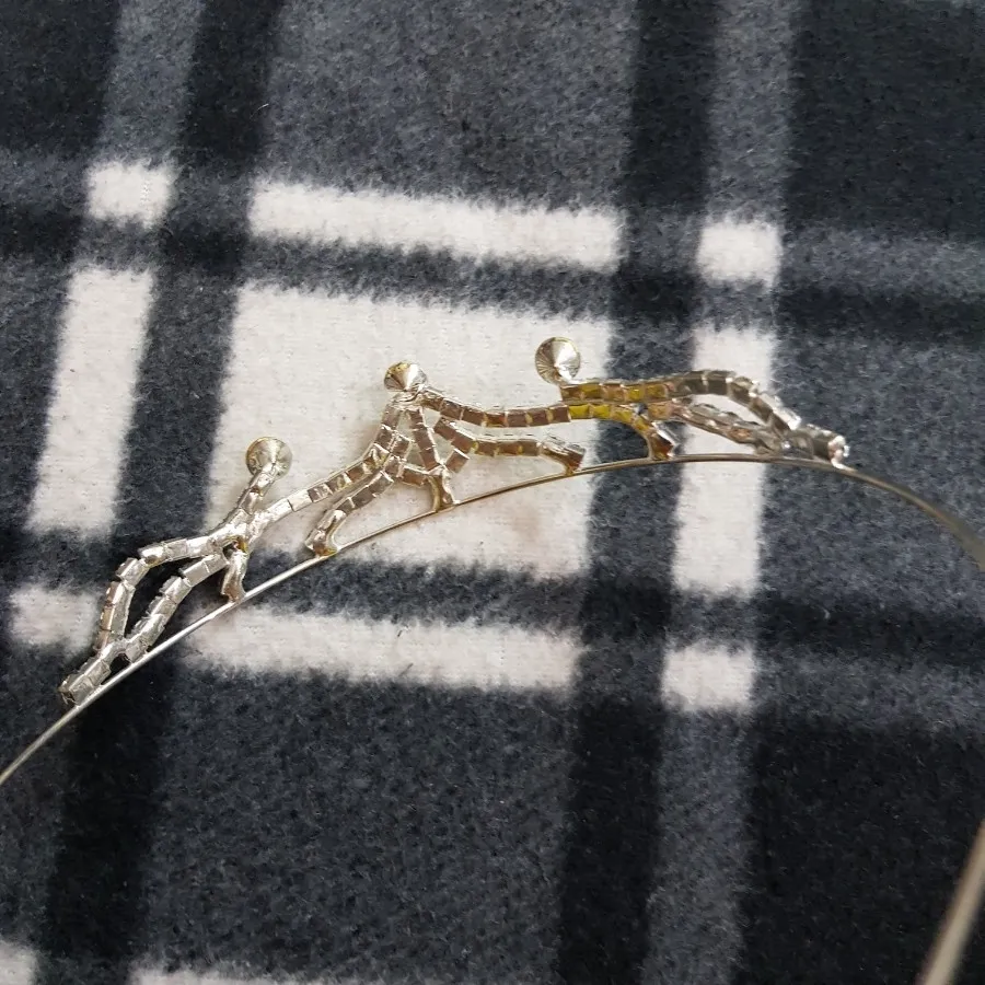 تاج مو - نگین دار