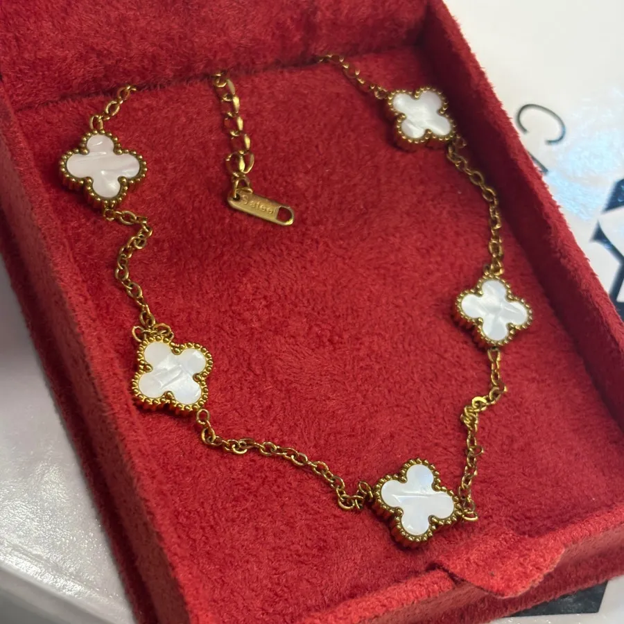 گردنبند ونکلیف صدفی سفید