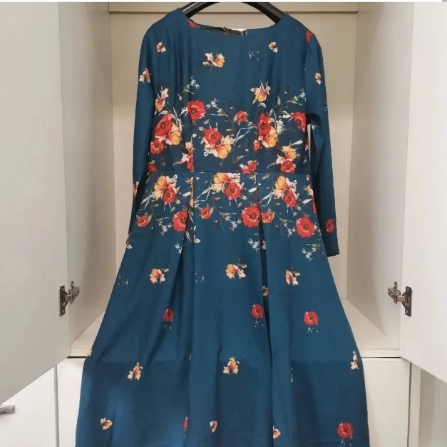 لباس آبی خارجی گلدار نو