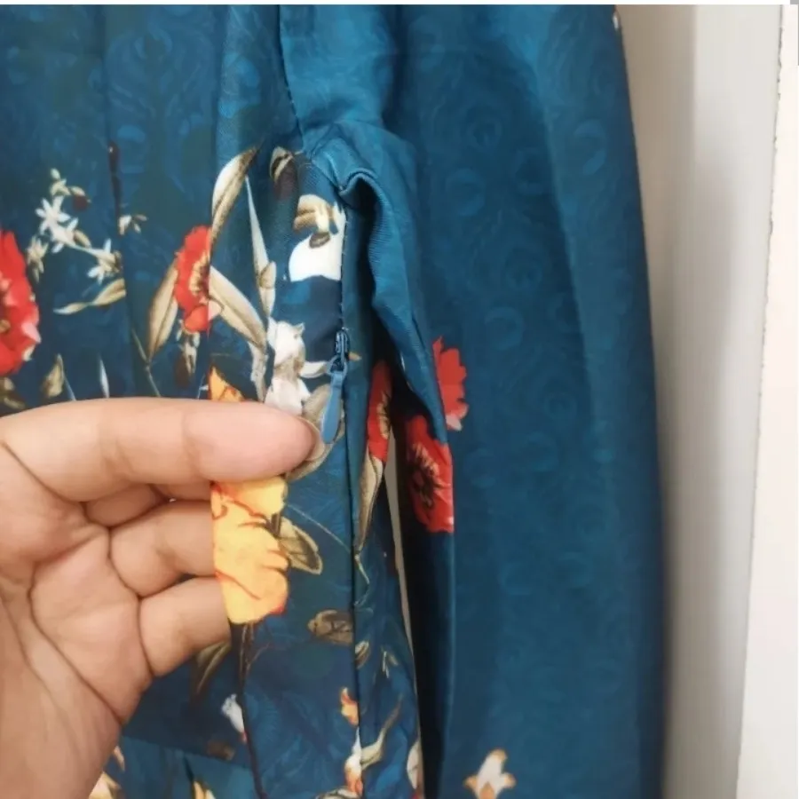 لباس آبی خارجی گلدار نو