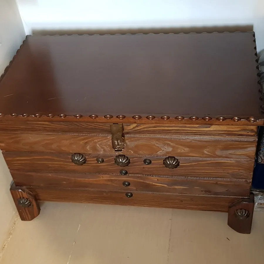 صندوق چوبی بزرگ