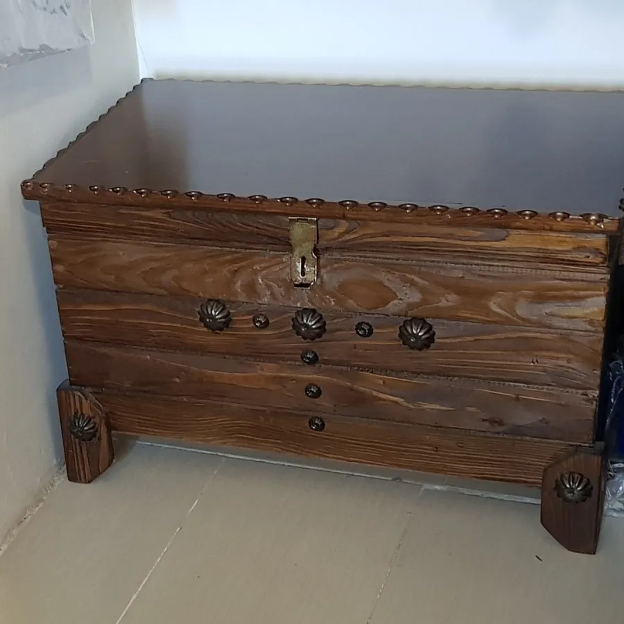 صندوق چوبی بزرگ