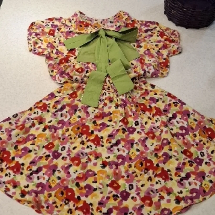 پیراهن دخترانه