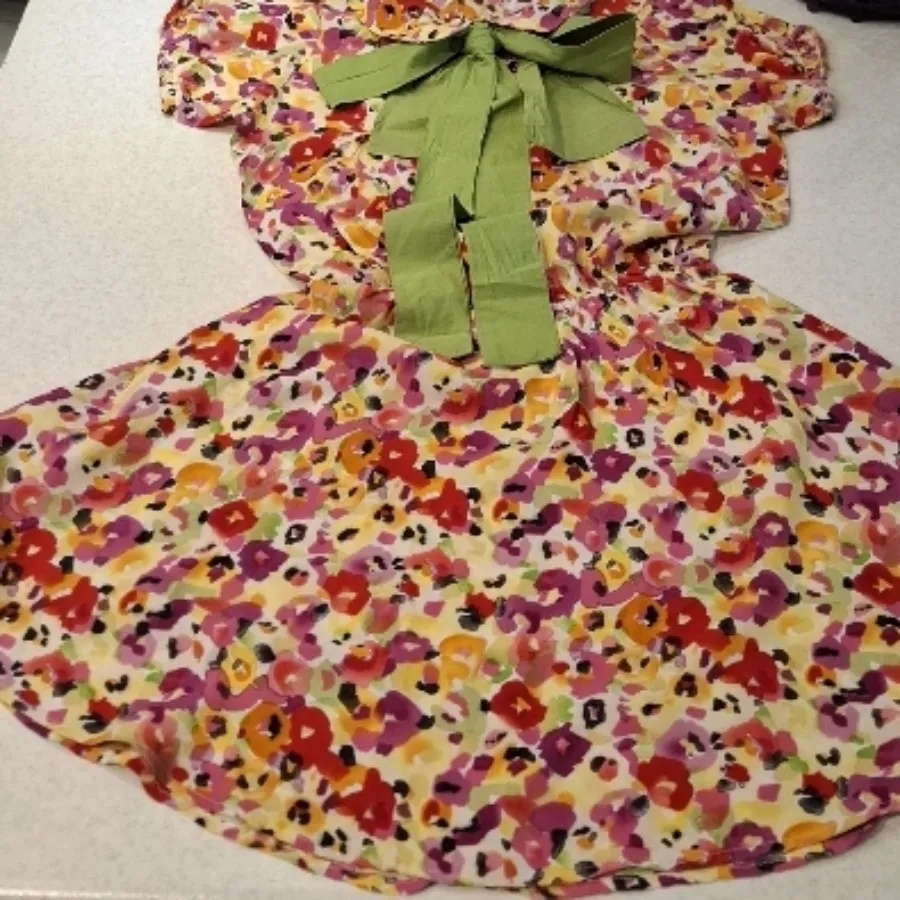 پیراهن دخترانه