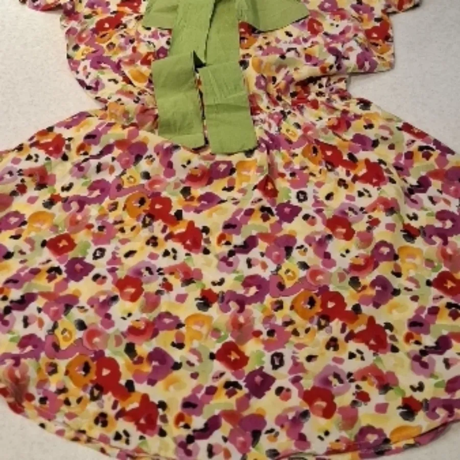 پیراهن دخترانه