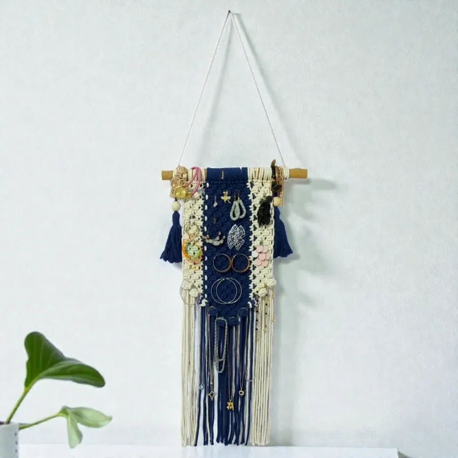 آویز اکسسوری بدلیجات