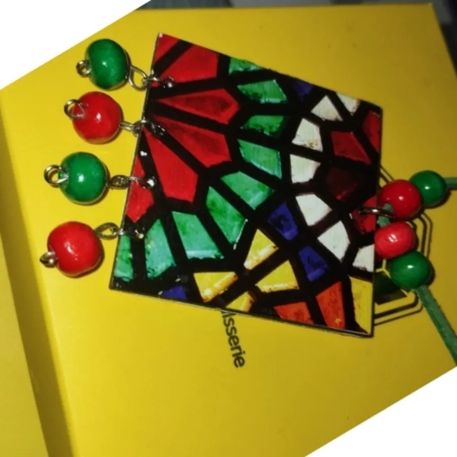 گوشواره چوبی