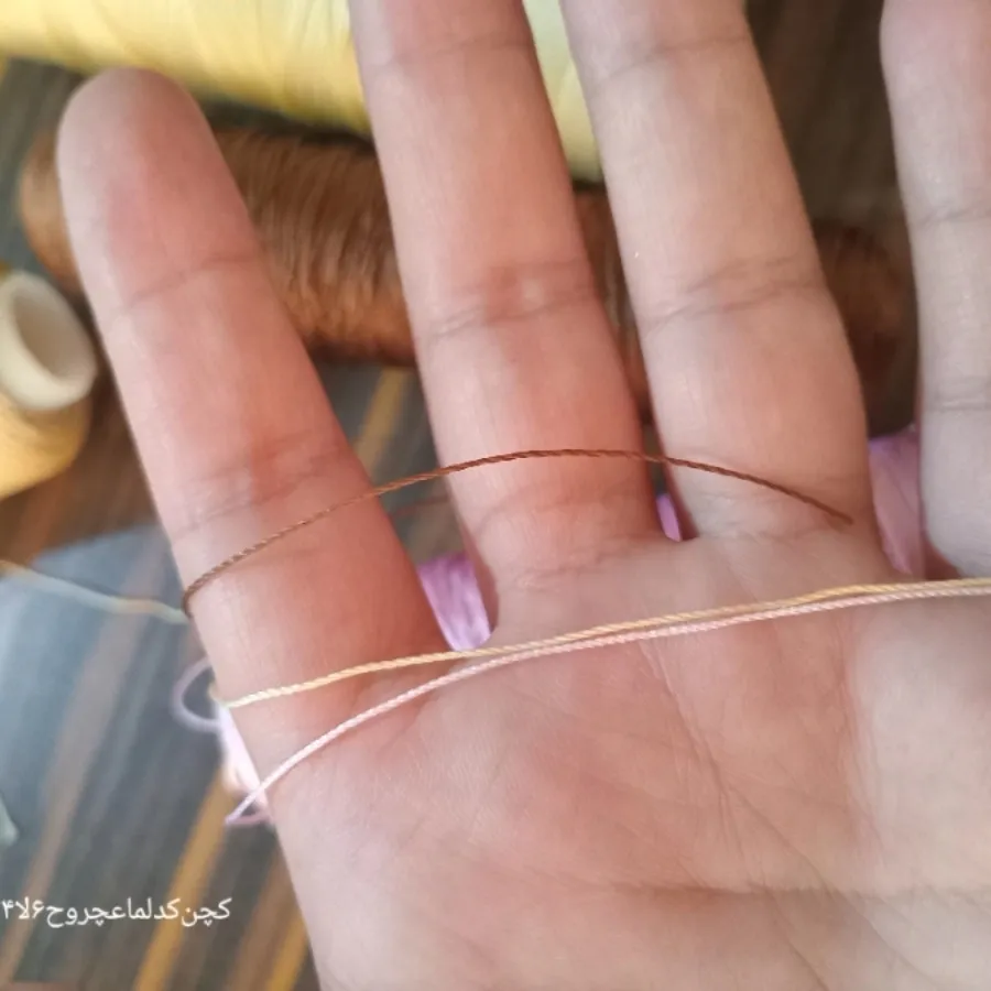 نخ ابریشم و مکرومه