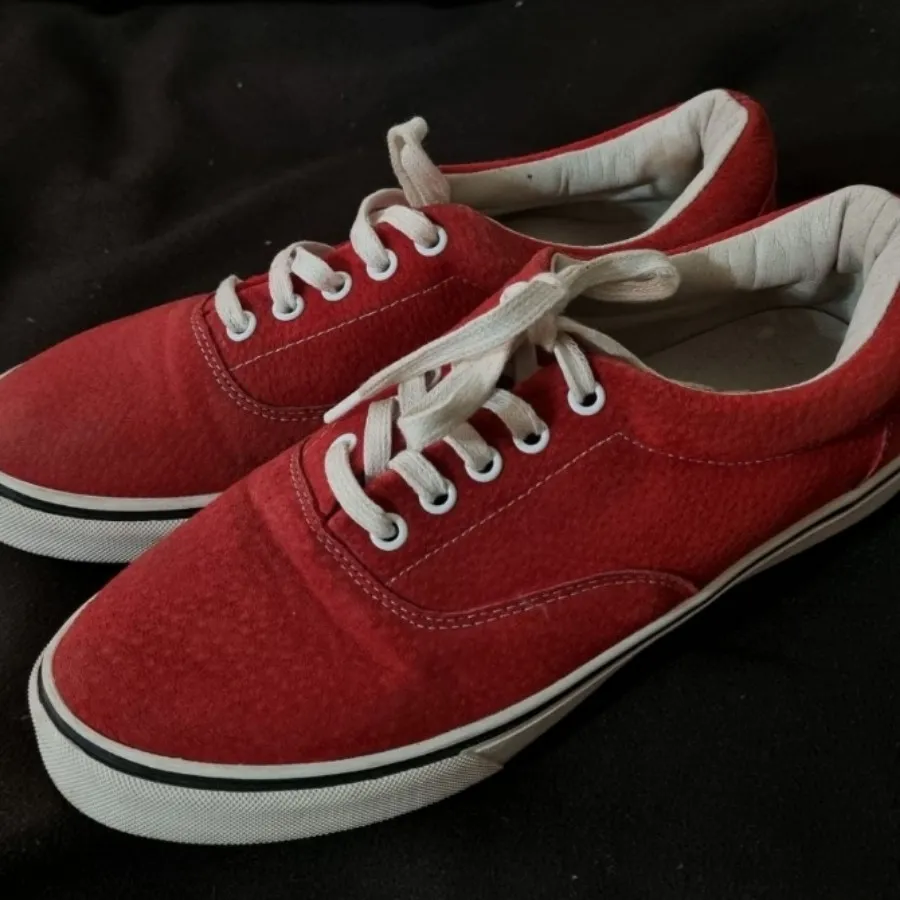 کفش ونس قرمز