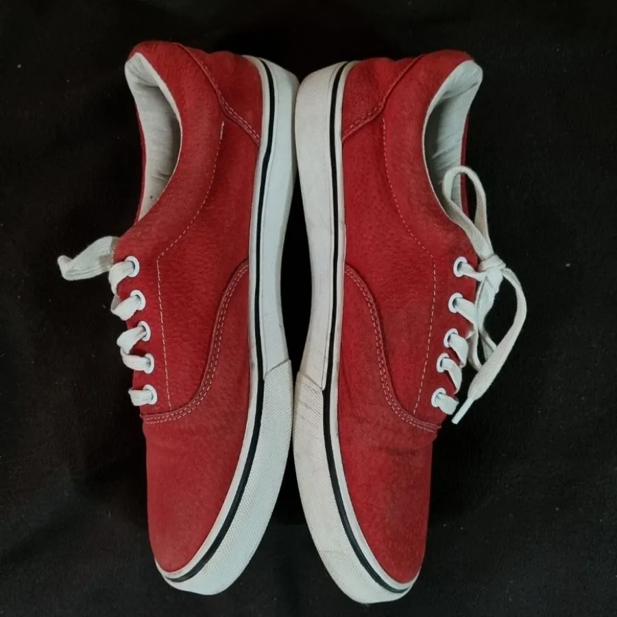 کفش ونس قرمز