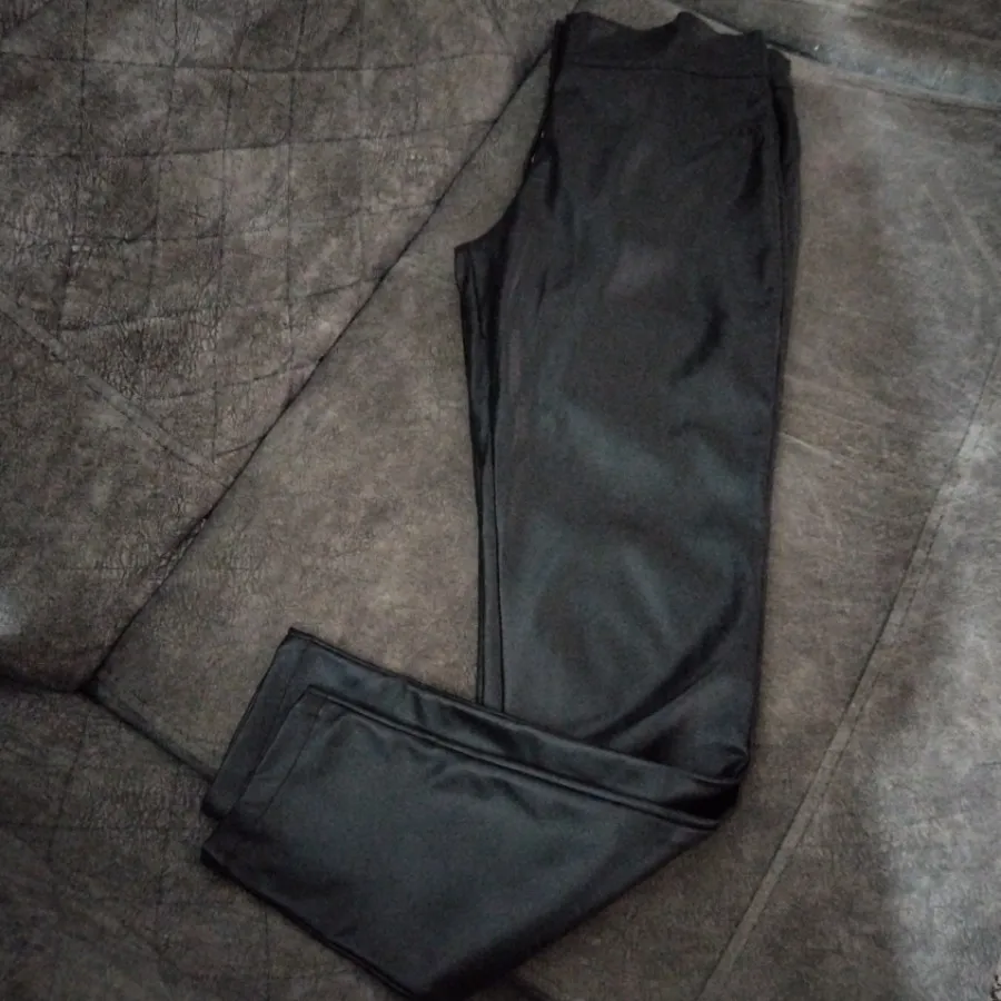 شلوار چرم جذب