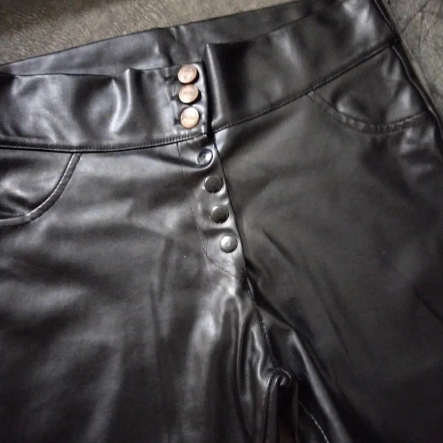 شلوار چرم جذب