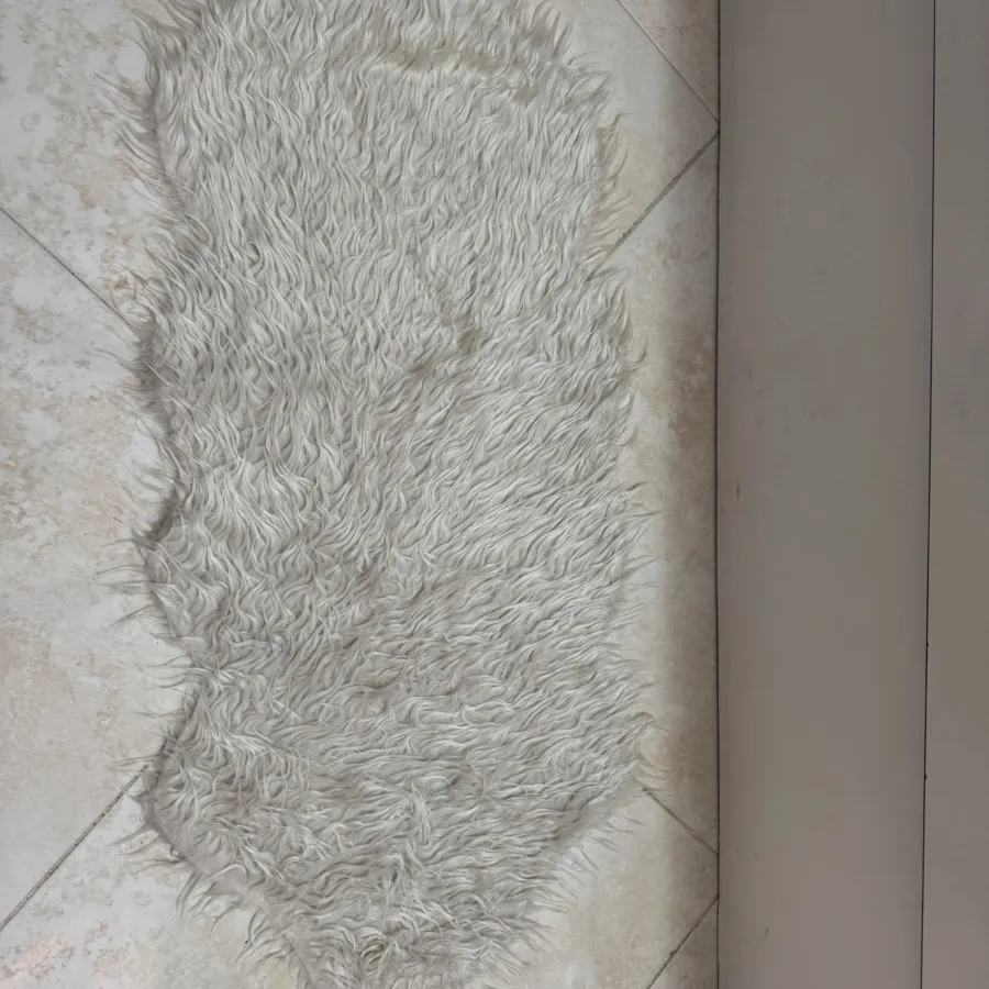 رو تختی شال مبل خز سفید