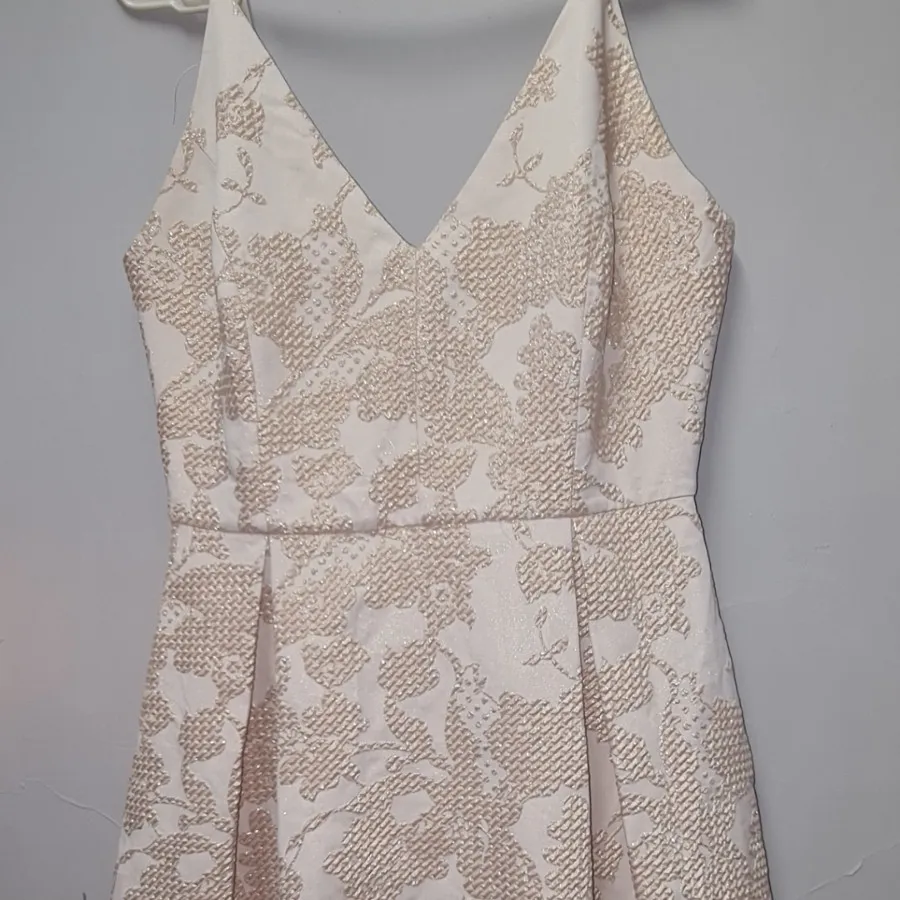 پیراهن عروسکی