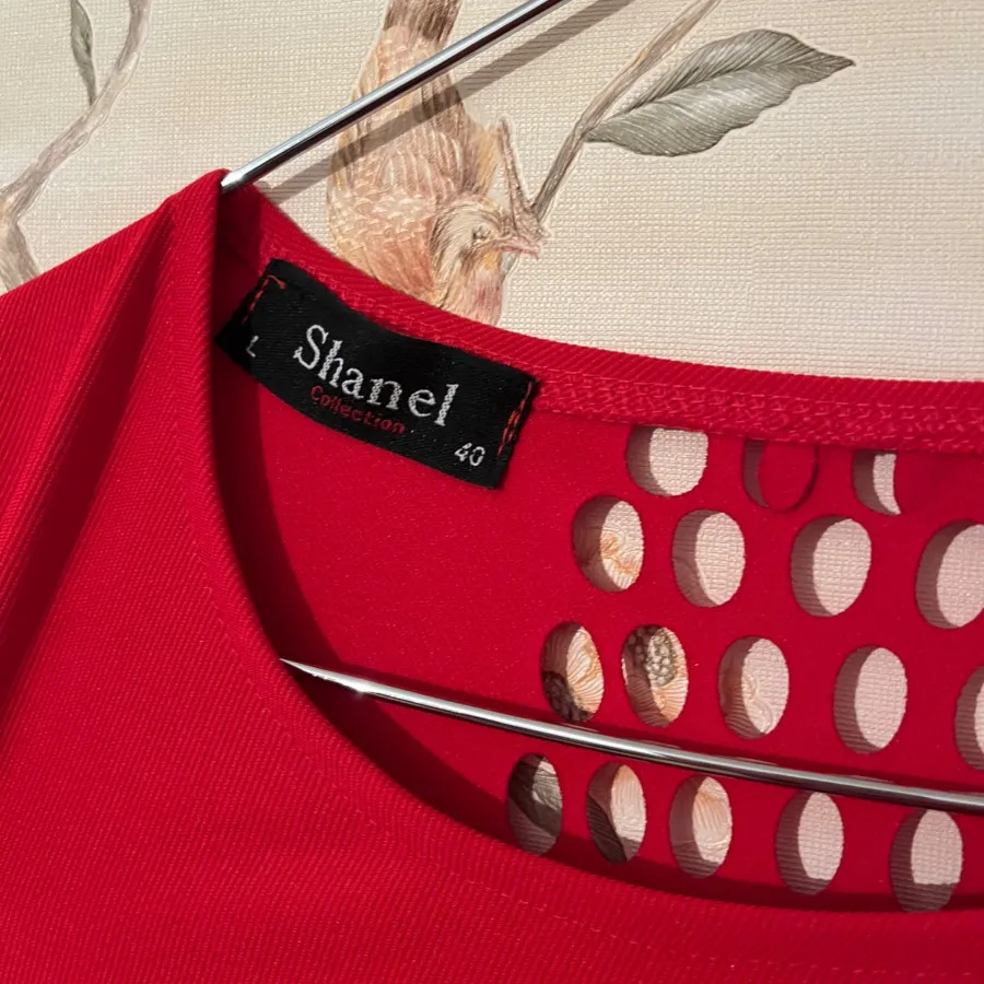 پیراهن قرمز