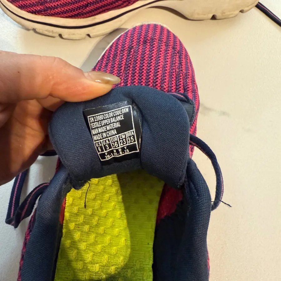 کتانی اسکچرز اورجینال