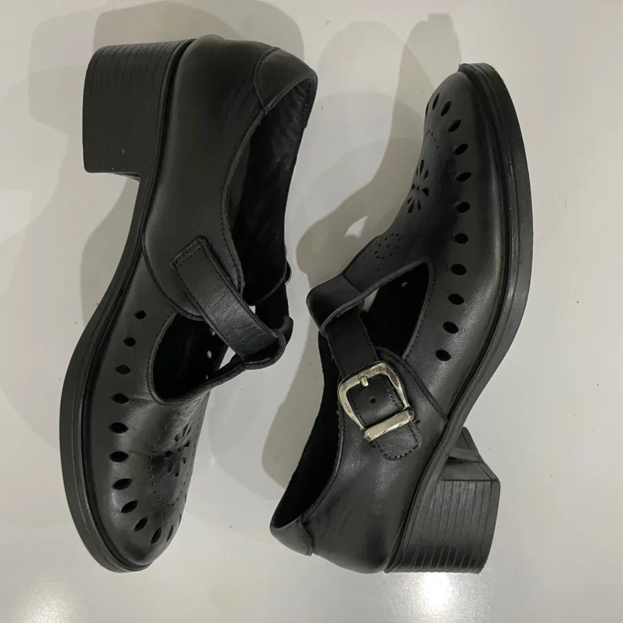 کفش چرم طبی