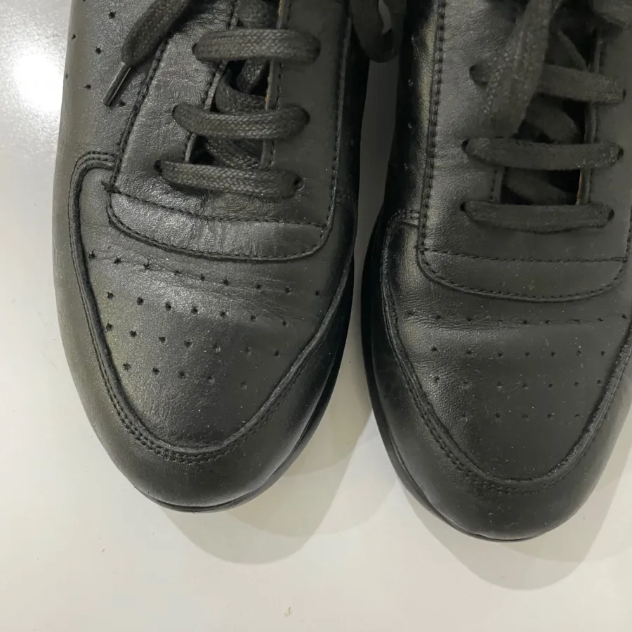 کتونی چرم طبی