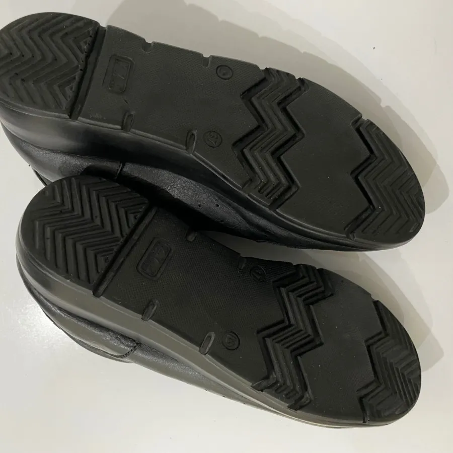 کتونی چرم طبی