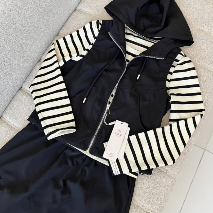 بلوزودامن وژیله