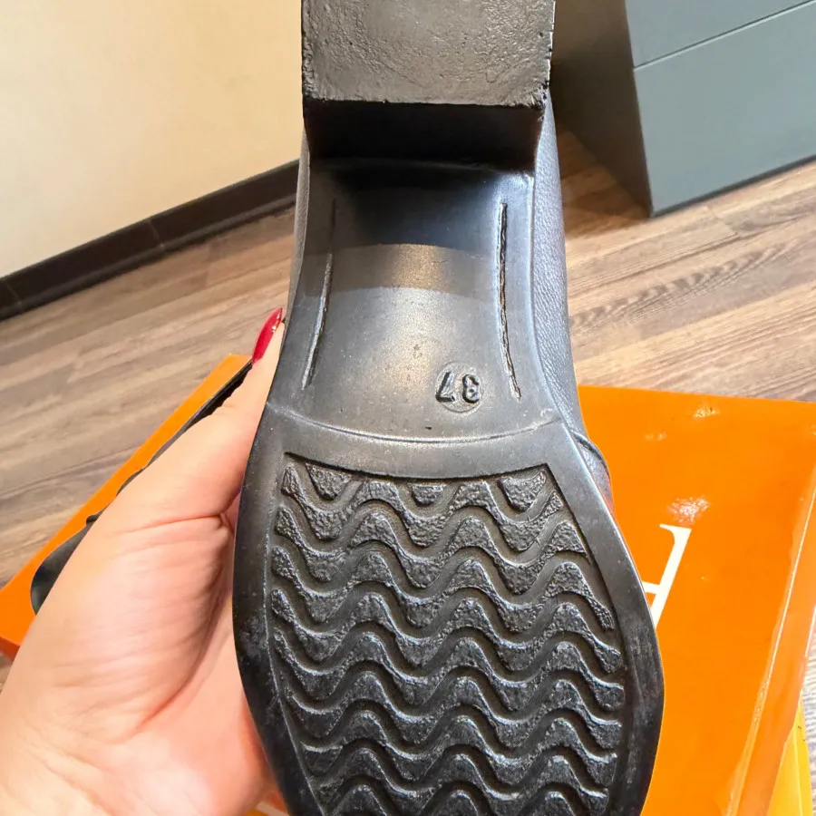 کفش دستساز چرم