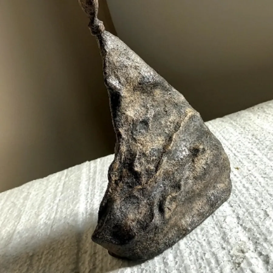 مجسمه شنل پوش