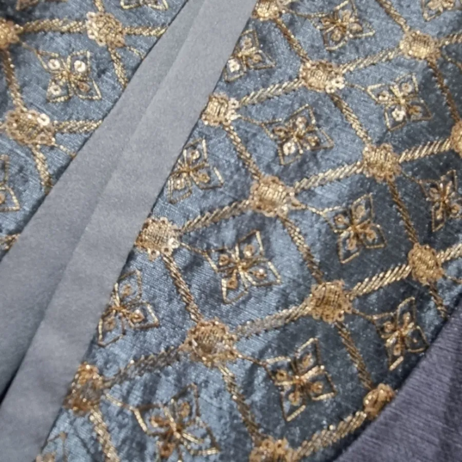 مانتومجلسی بلند